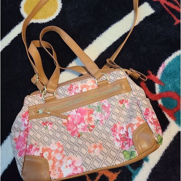 Purse - Picture 1 of 1